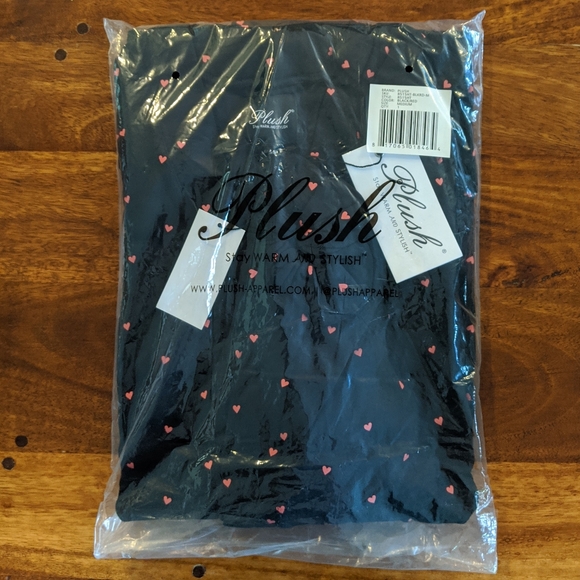 REVOLVE x PLUSH Cozy Heart Soft Fleece-Lined Robe + Scrunchie Set, Black M NWT - Picture 7 of 10